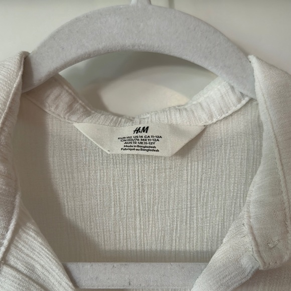 H&M | Off-White Button-Down Crop Front Tie Short Sleeve Shirt - Picture 6 of 10